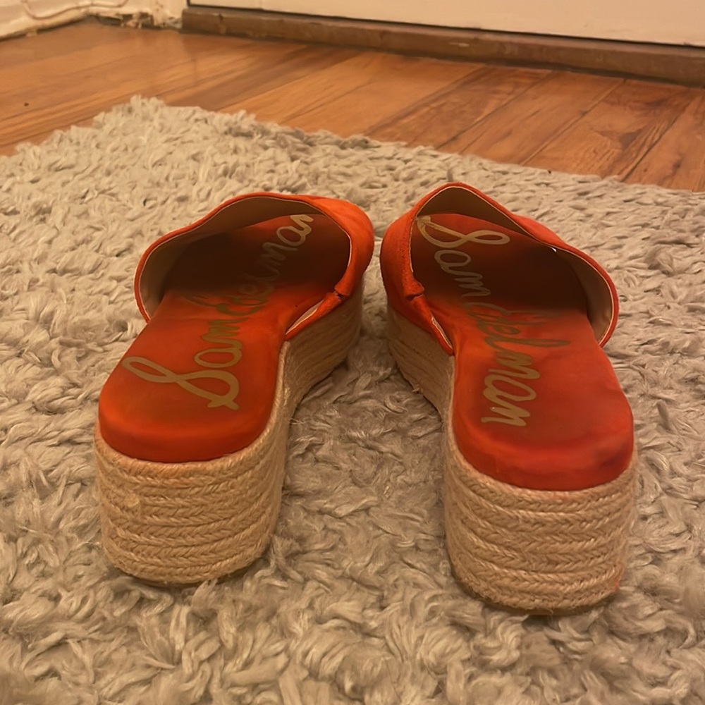 Red platform shoe - Picture 4 of 4